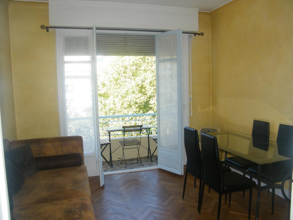 2 Palais Henriiv *